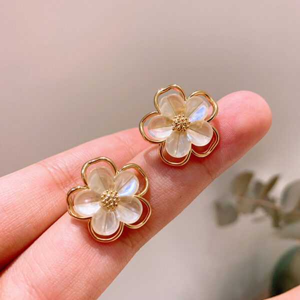 aki☆ アンティーク ヴィンテージ フラワー レリーフ ゴールド ピアス